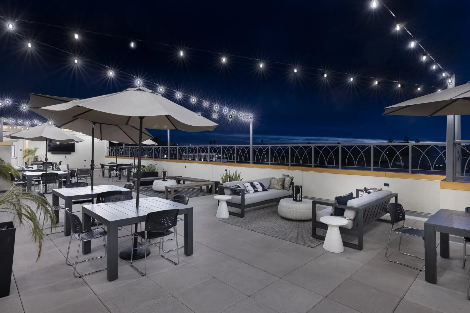 New Vintage rooftop night