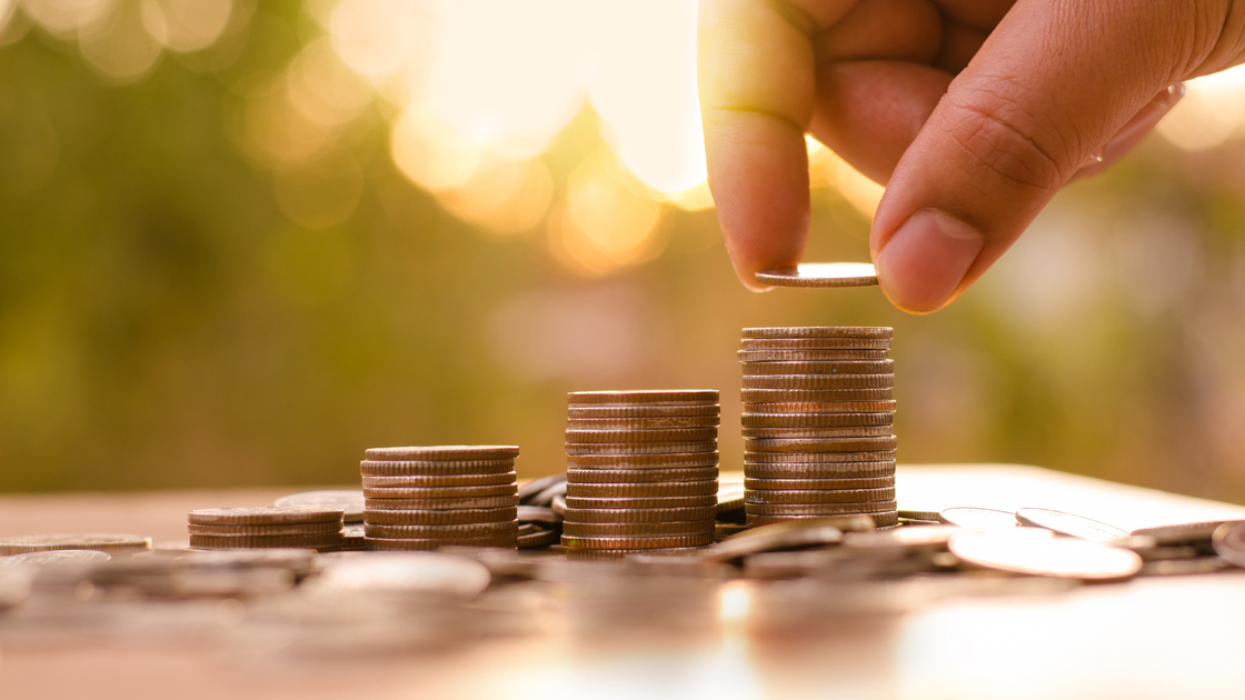 Key Considerations In Selecting A Capital Fundraising Consultant saving money and investor insurance concept