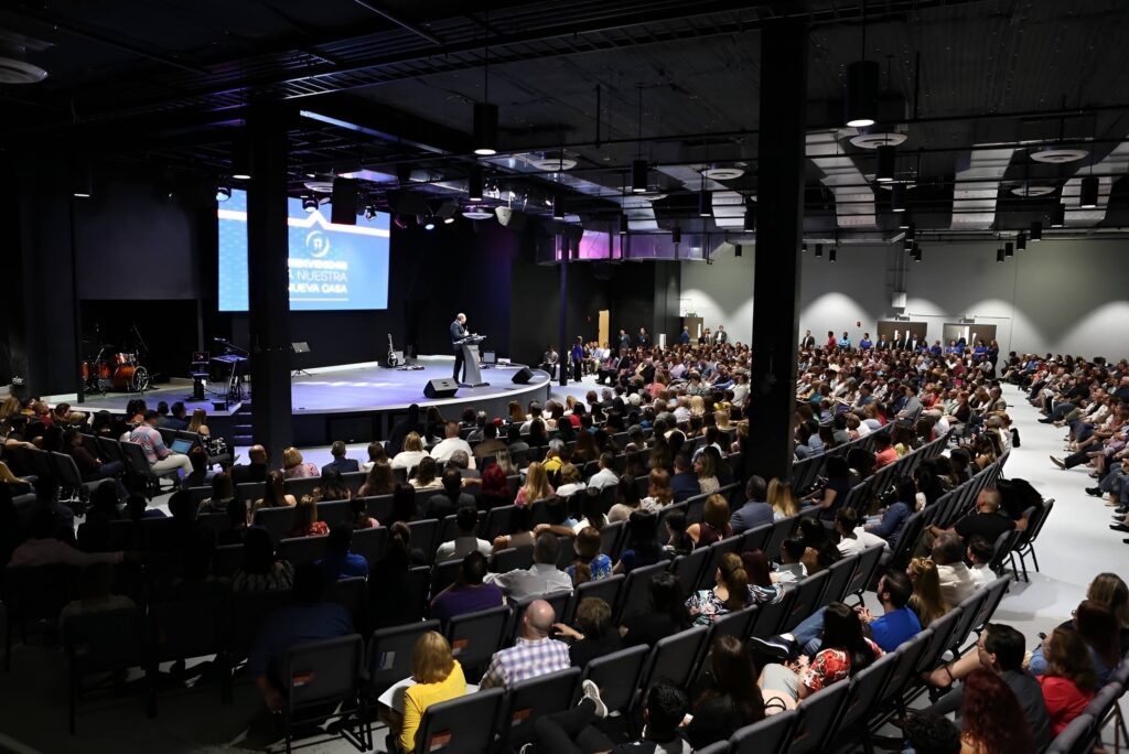 Iglesia Doral header church building church architect