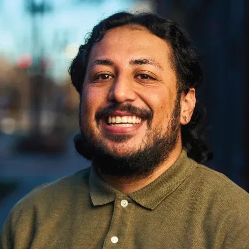 Noe Cruz headshot church architect