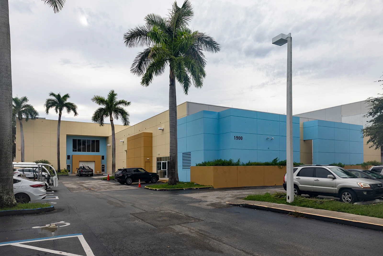 Iglesia Doral exterior church building church architect