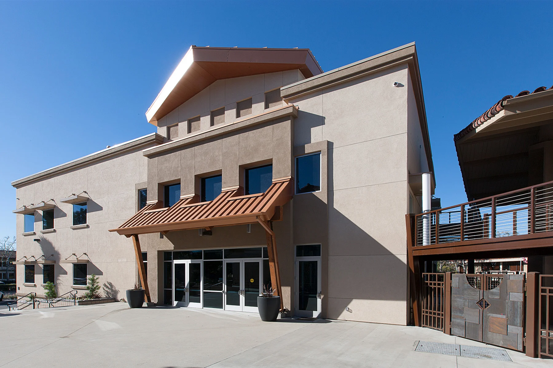 MOO Ext church building church architect