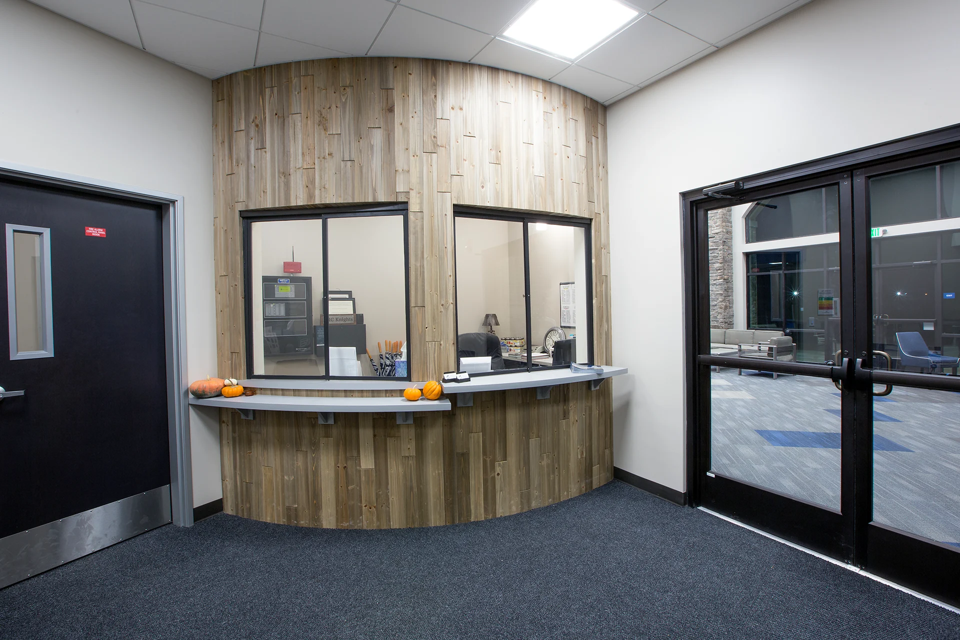 stoneridge-lobby church building church architect