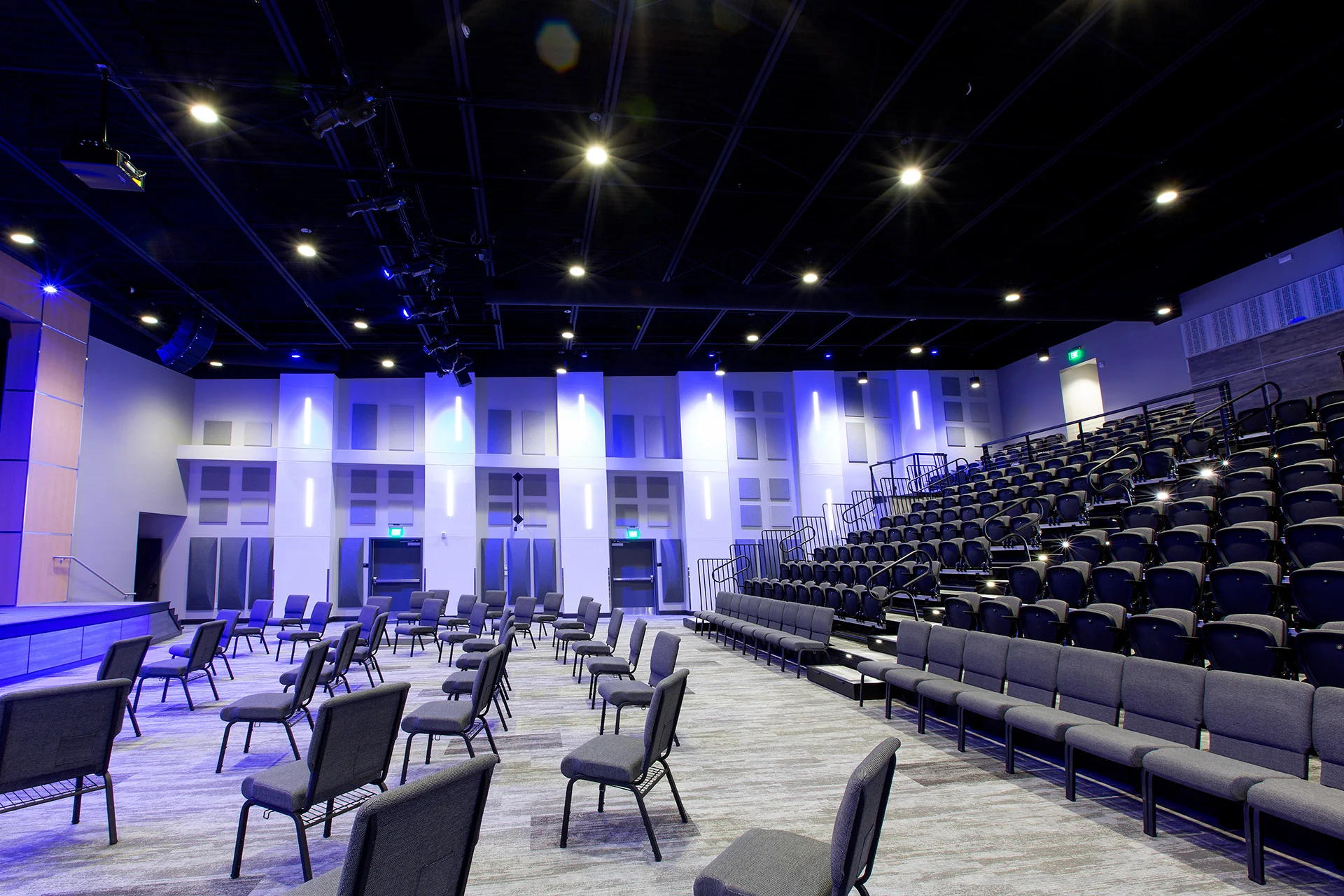Woodland Christian - Theatre san church building church architect